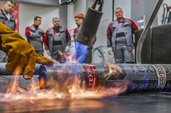 Мастер-класс ТЕХНОНИКОЛЬ «Как избежать основных ошибок при монтаже плоской кровли в частном домостроении» на Фестивале каркасного домостроения «Фреймер Фест»